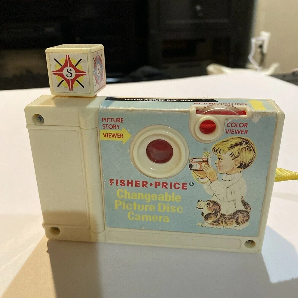 Vintage Fisher Price Changeable Picture Disc Toy Camera w/ Picture Disc